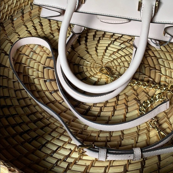 Michael Kors Bridgette Medium Leather Tote - Picture 4 of 16